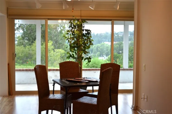 Eat in kitchen