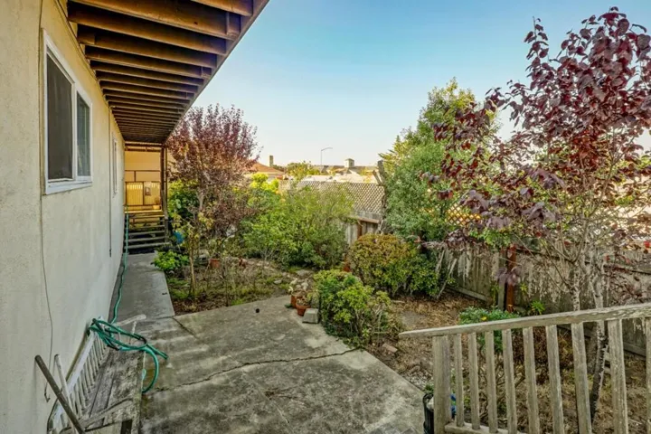 116 Evans Avenue, Pacific Grove, California 93950
