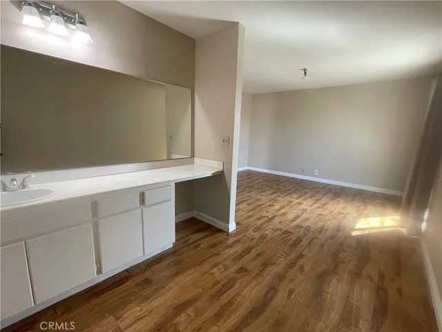 Dressing area with sink in huge main bedroom