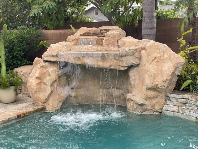 13051 Bow Place, North Tustin, California 92705