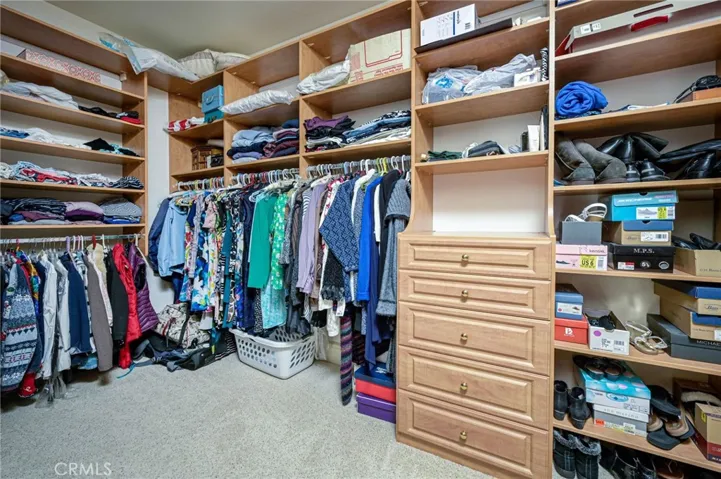 2 separate walk/in closets