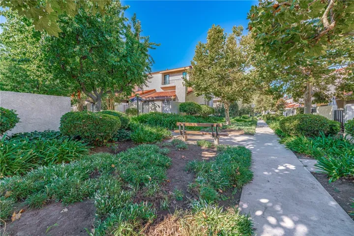18130 Oxnard Street Unit 72, Tarzana, California 91356