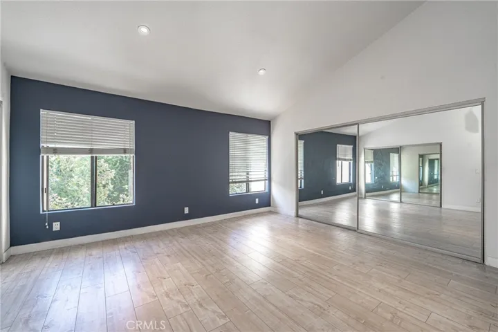 18130 Oxnard Street Unit 72, Tarzana, California 91356