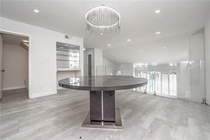 18130 Oxnard Street Unit 72, Tarzana, California 91356