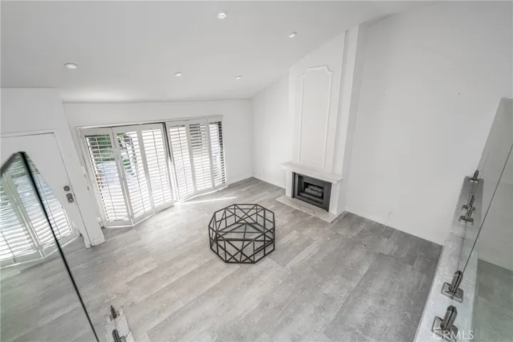 18130 Oxnard Street Unit 72, Tarzana, California 91356