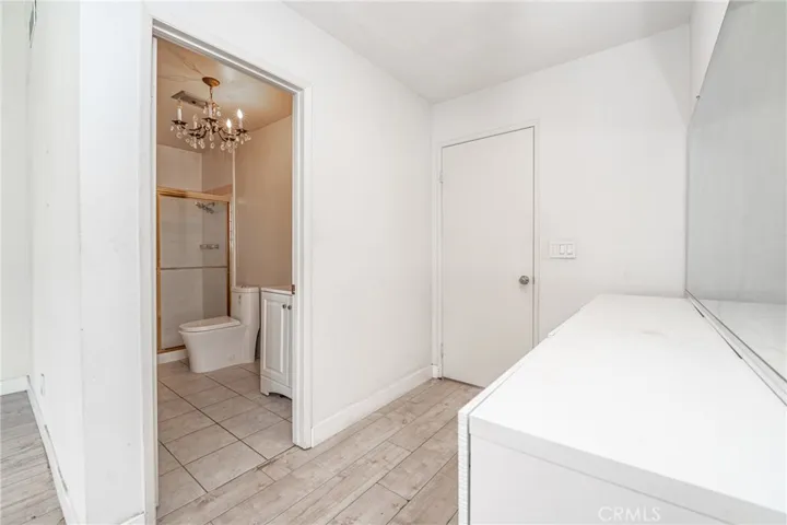 18130 Oxnard Street Unit 72, Tarzana, California 91356