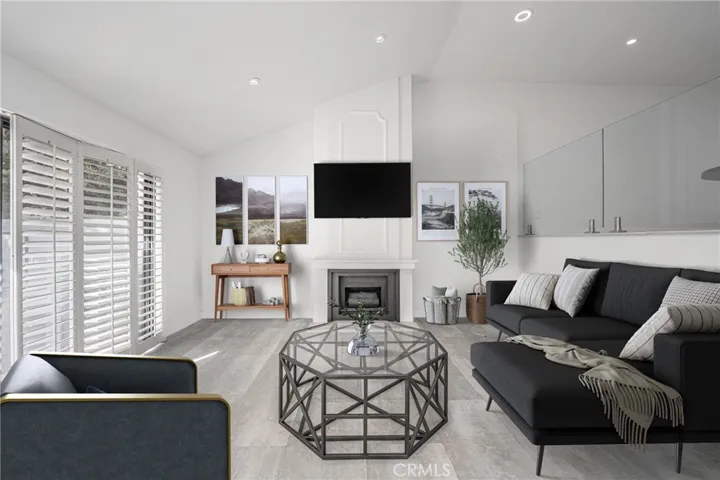 18130 Oxnard Street Unit 72, Tarzana, California 91356