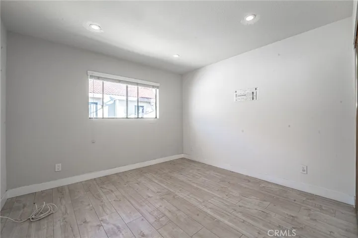 18130 Oxnard Street Unit 72, Tarzana, California 91356