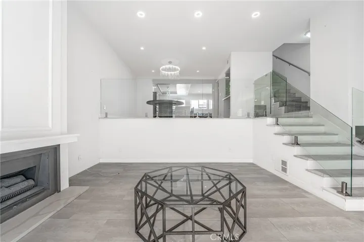 18130 Oxnard Street Unit 72, Tarzana, California 91356