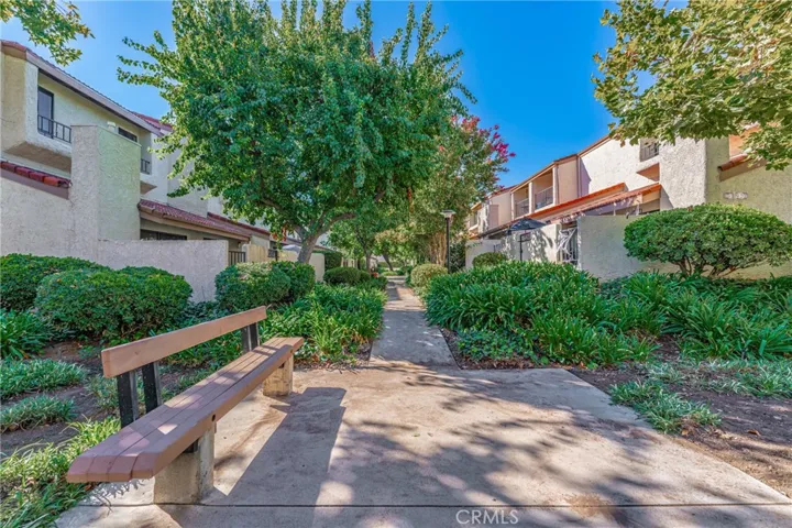 18130 Oxnard Street Unit 72, Tarzana, California 91356