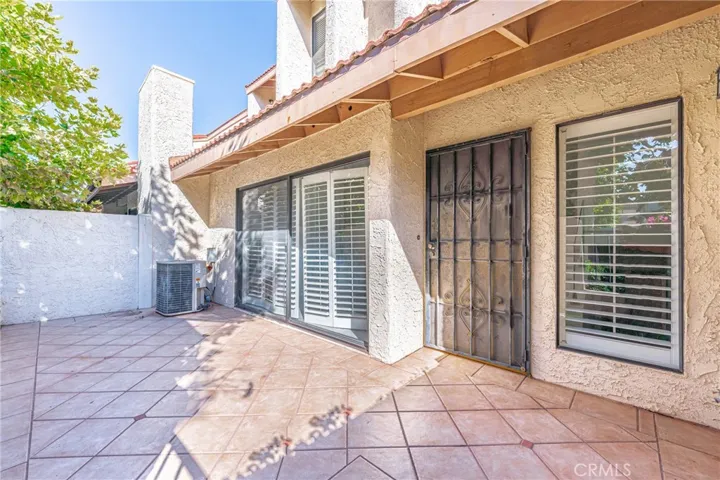 18130 Oxnard Street Unit 72, Tarzana, California 91356