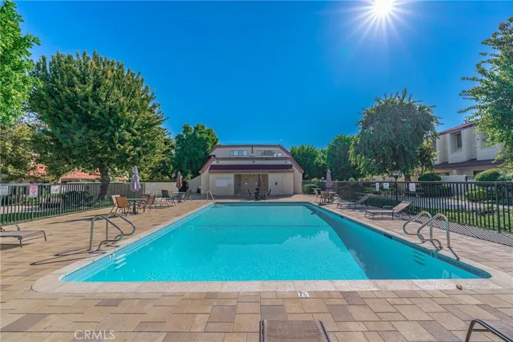 18130 Oxnard Street Unit 72, Tarzana, California 91356