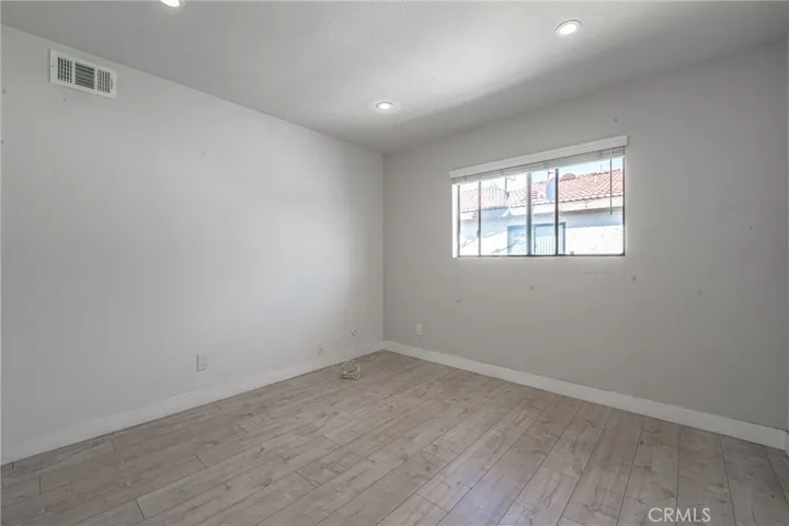 18130 Oxnard Street Unit 72, Tarzana, California 91356