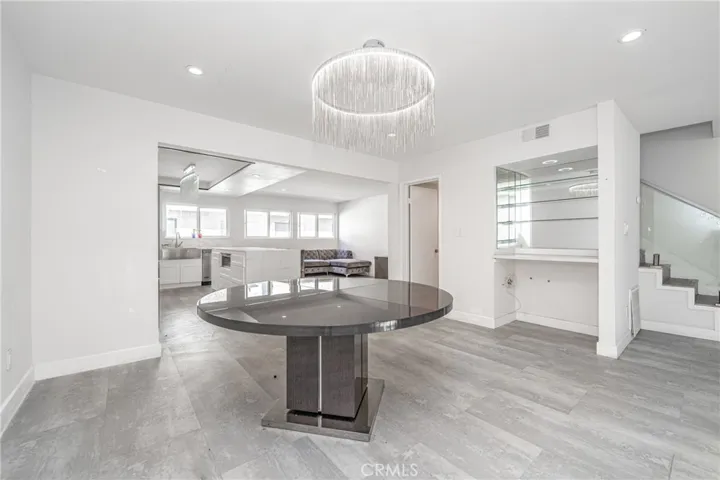 18130 Oxnard Street Unit 72, Tarzana, California 91356