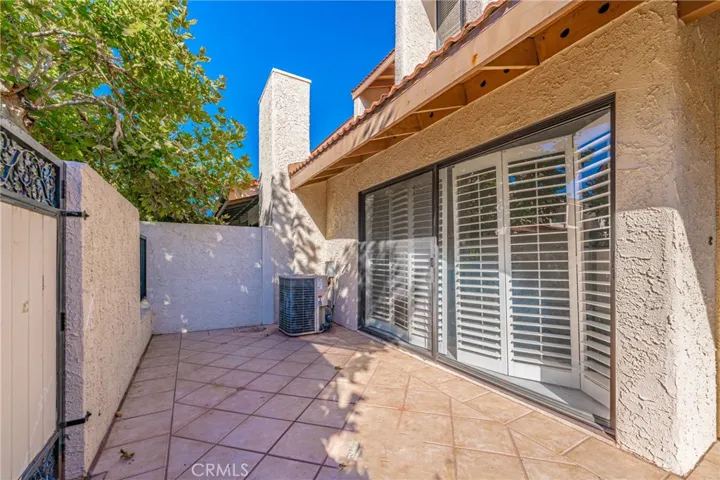 18130 Oxnard Street Unit 72, Tarzana, California 91356