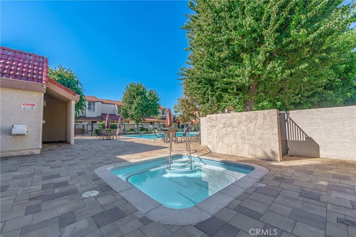 18130 Oxnard Street Unit 72, Tarzana, California 91356