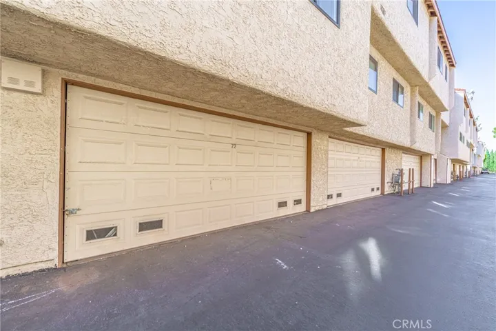18130 Oxnard Street Unit 72, Tarzana, California 91356