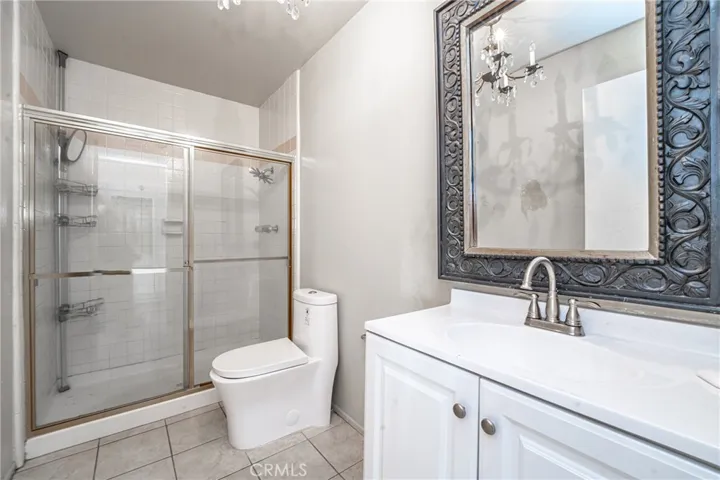 18130 Oxnard Street Unit 72, Tarzana, California 91356