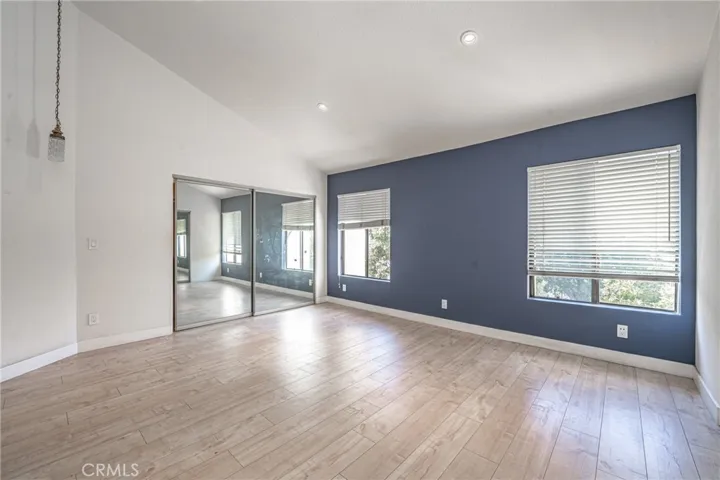 18130 Oxnard Street Unit 72, Tarzana, California 91356