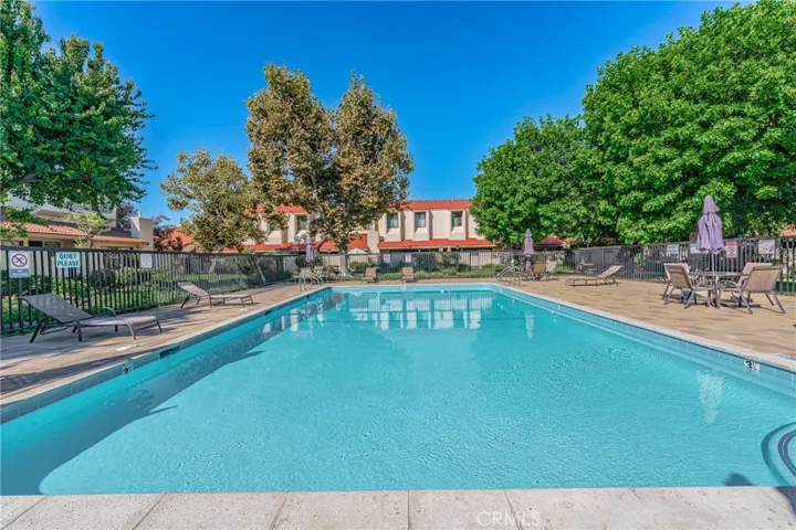 18130 Oxnard Street Unit 72, Tarzana, California 91356
