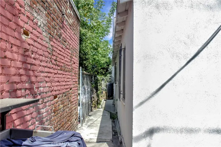 324 W 50th Street, Los Angeles, California 90037