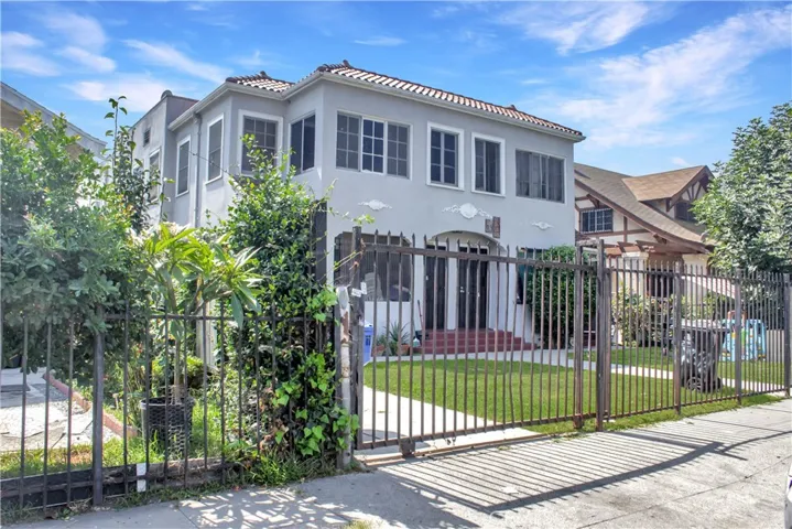 324 W 50th Street, Los Angeles, California 90037