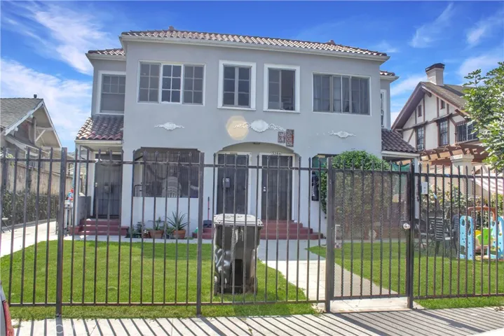 324 W 50th Street, Los Angeles, California 90037