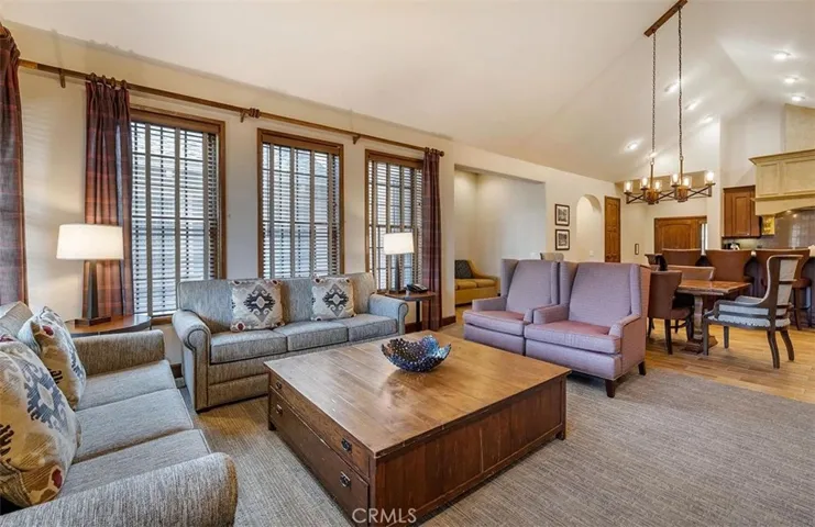 Open to livingroom