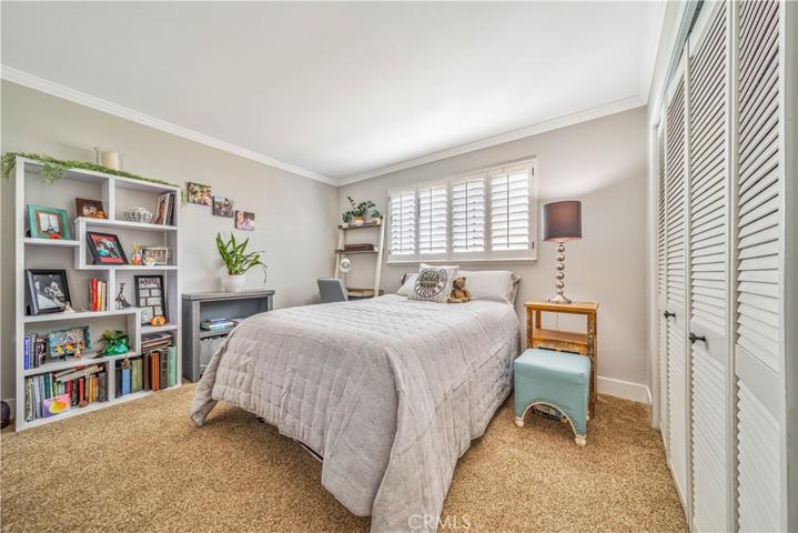2nd bedroom