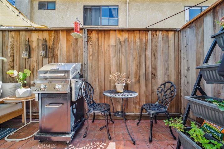 1235 Euclid Street Unit 6, Santa Monica, California 90404