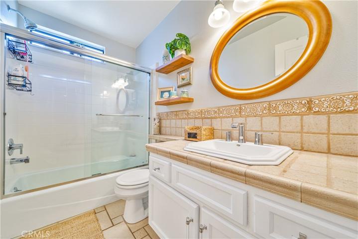 2nd bathroom