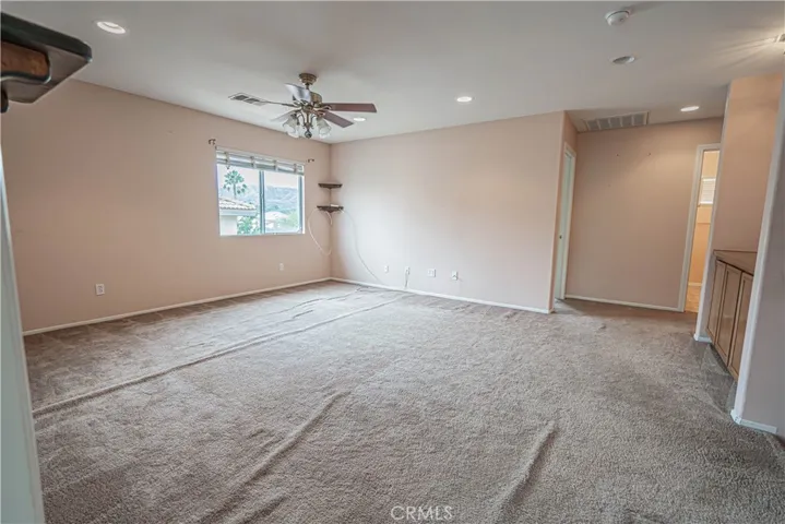 21174 Lone Star Way, Saugus, California 91390