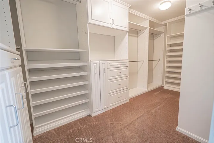 21174 Lone Star Way, Saugus, California 91390