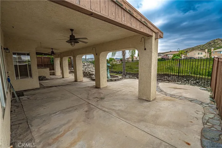 21174 Lone Star Way, Saugus, California 91390