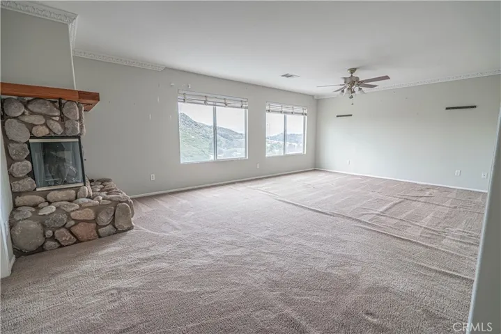 21174 Lone Star Way, Saugus, California 91390