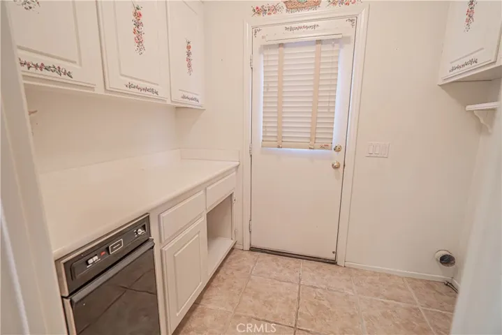 21174 Lone Star Way, Saugus, California 91390