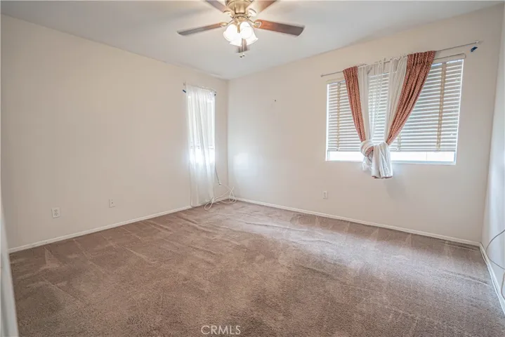 21174 Lone Star Way, Saugus, California 91390