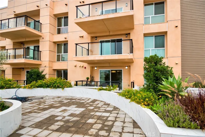 1598 Long Beach Boulevard Unit 205, Long Beach, California 90813