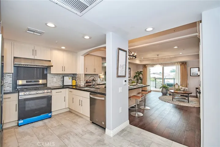 1598 Long Beach Boulevard Unit 205, Long Beach, California 90813