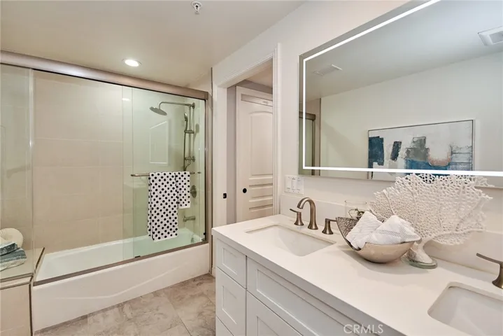1598 Long Beach Boulevard Unit 205, Long Beach, California 90813