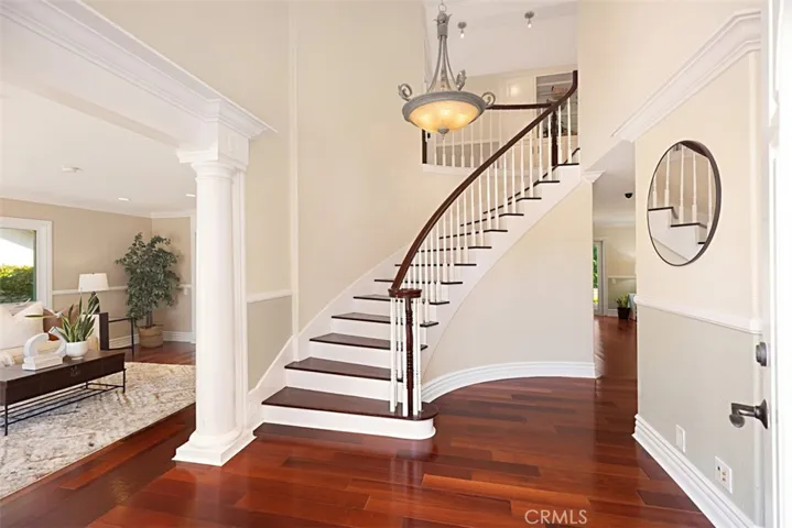 Sweeping Staircase