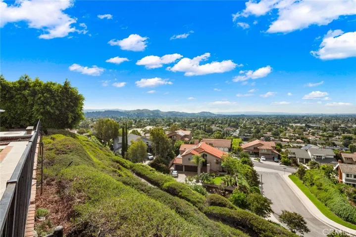 2282 N Rockridge Place, Orange, California 92867