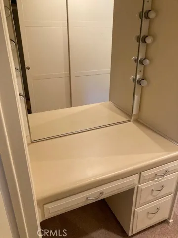 Cosmetic counter