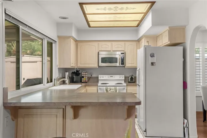 Lots of counter space here