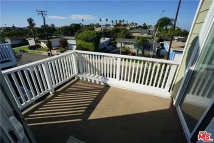 1208 Tennyson Street Unit 1, Manhattan Beach, California 90266