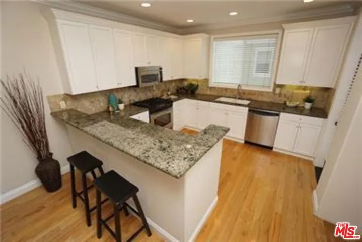 1208 Tennyson Street Unit 1, Manhattan Beach, California 90266