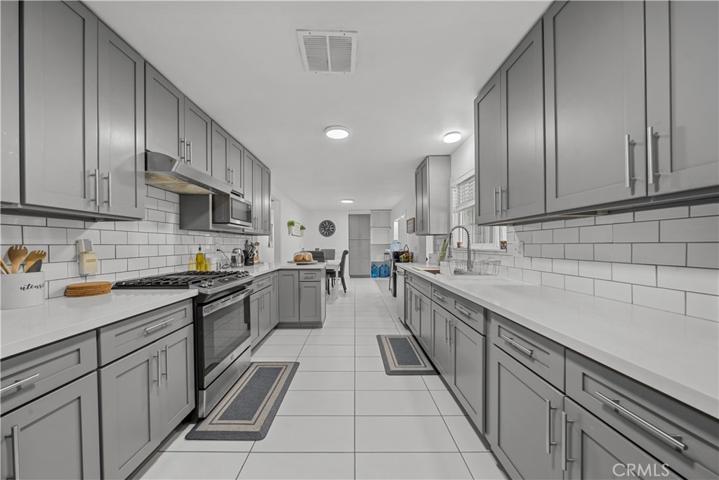6710 Yucca Avenue, Rialto, California 92376