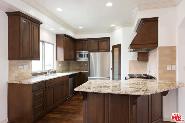 1457 12th Street Unit C, Manhattan Beach, California 90266