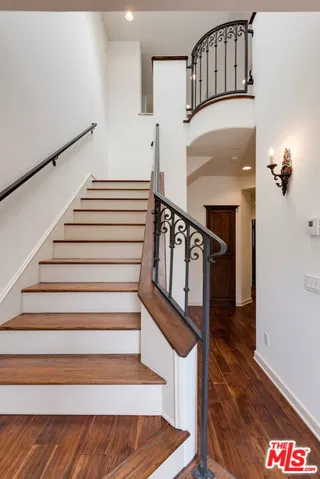 1457 12th Street Unit C, Manhattan Beach, California 90266