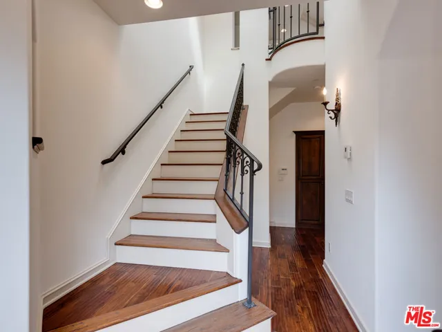 1457 12th Street Unit C, Manhattan Beach, California 90266